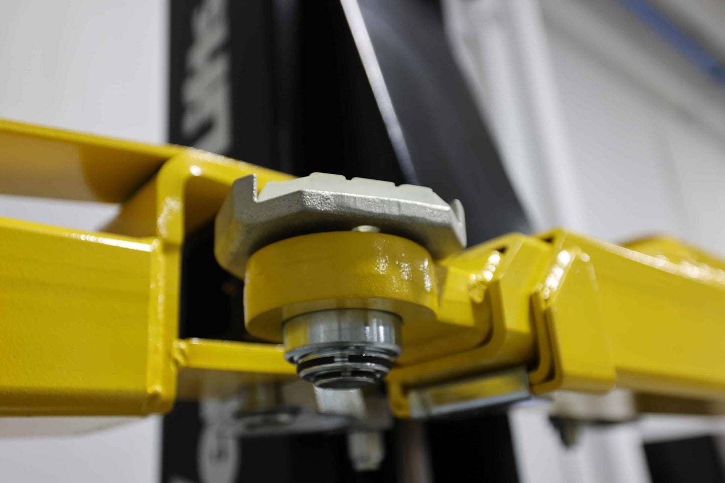Challenger CL10AV3 Series 10K Versymmetric® Two-Post Adjustable Lift