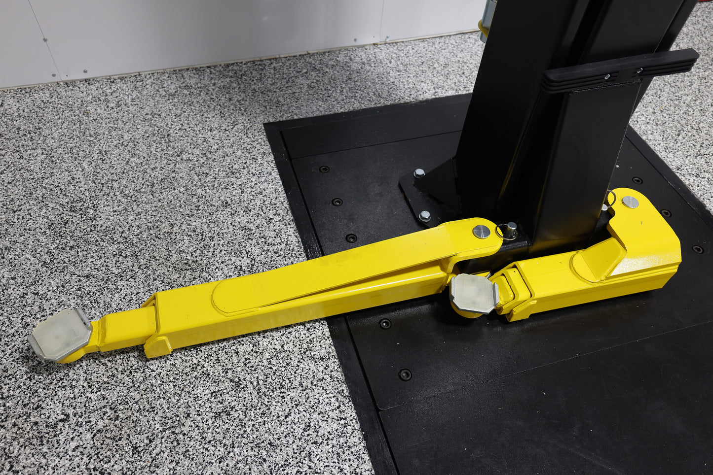 Challenger CL10AV3 Series 10K Versymmetric® Two-Post Adjustable Lift